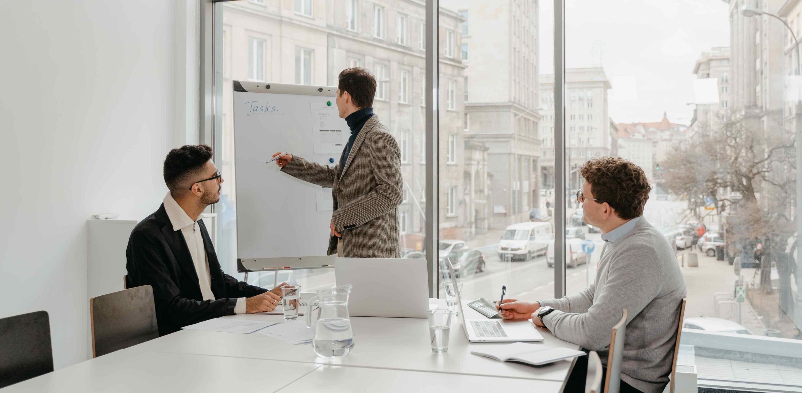 Rekrutteringsbyrå gjorde faktureringen enklere med to smarte systemer